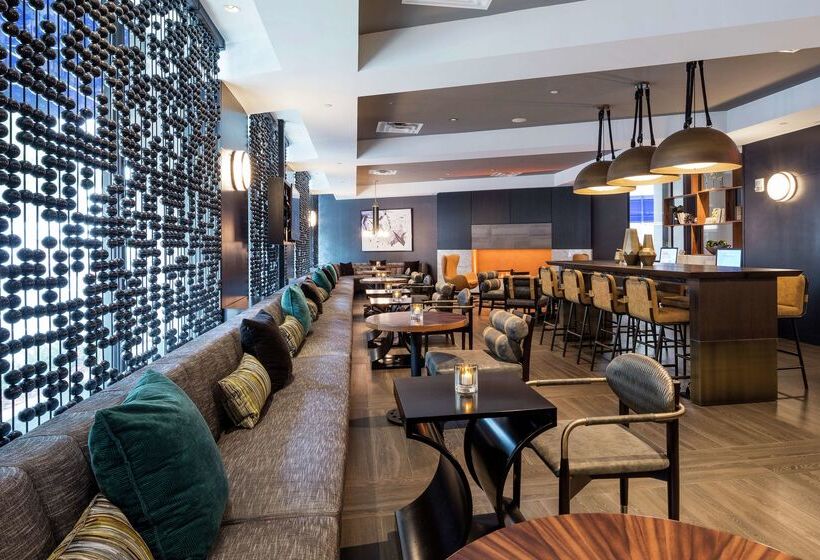 هتل Hilton Boston Back Bay