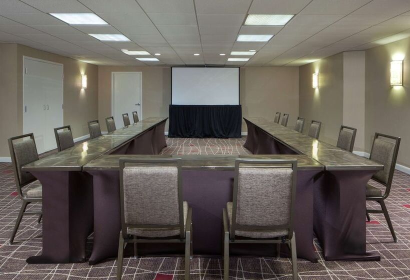 هتل Hilton Boston Back Bay