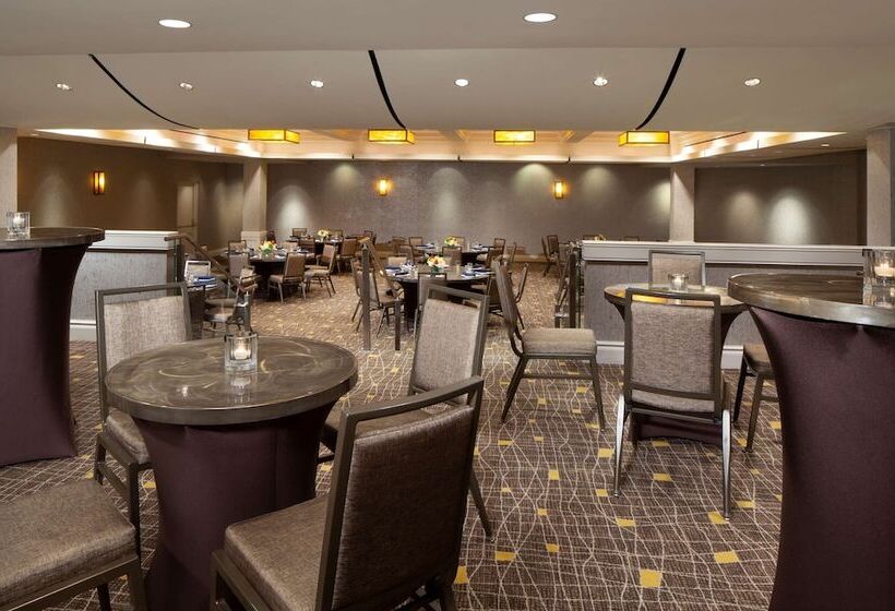هتل Hilton Boston Back Bay
