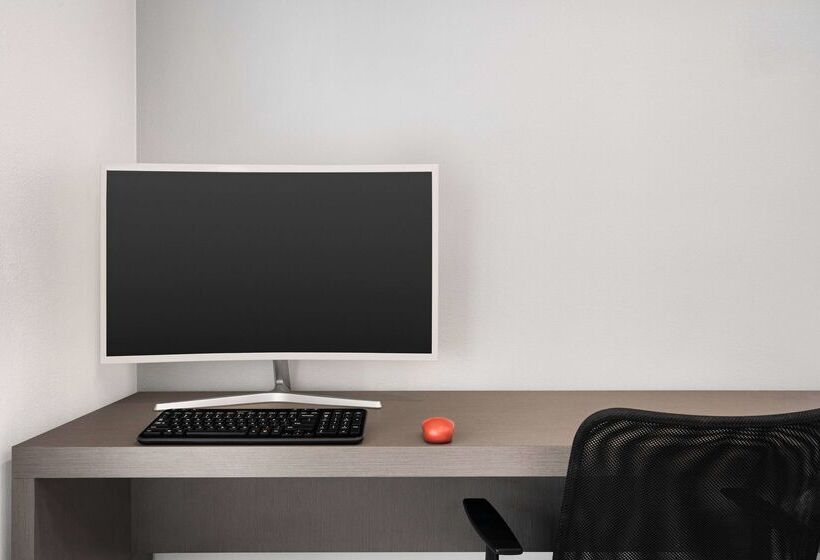 فندق Ramada By Wyndham Anaheim Convention Center