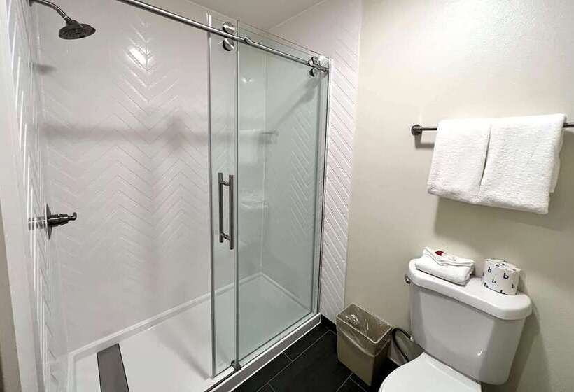 فندق Ramada By Wyndham Anaheim Convention Center