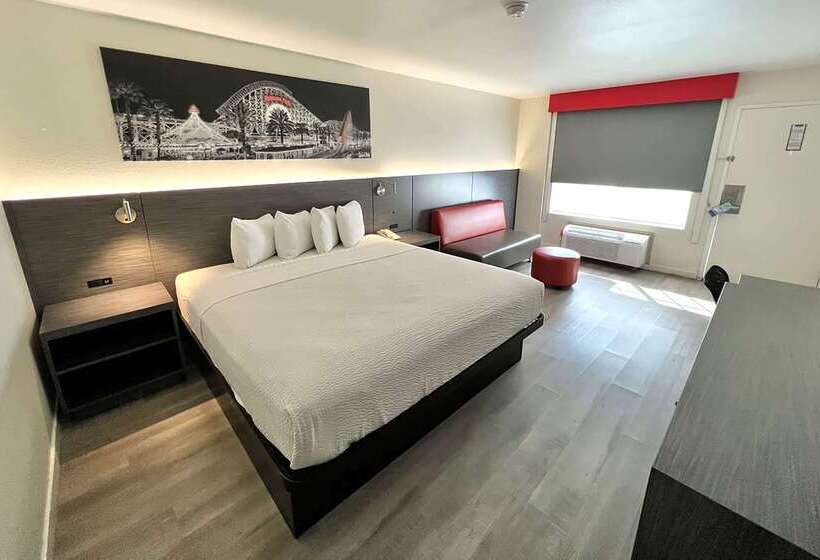 فندق Ramada By Wyndham Anaheim Convention Center