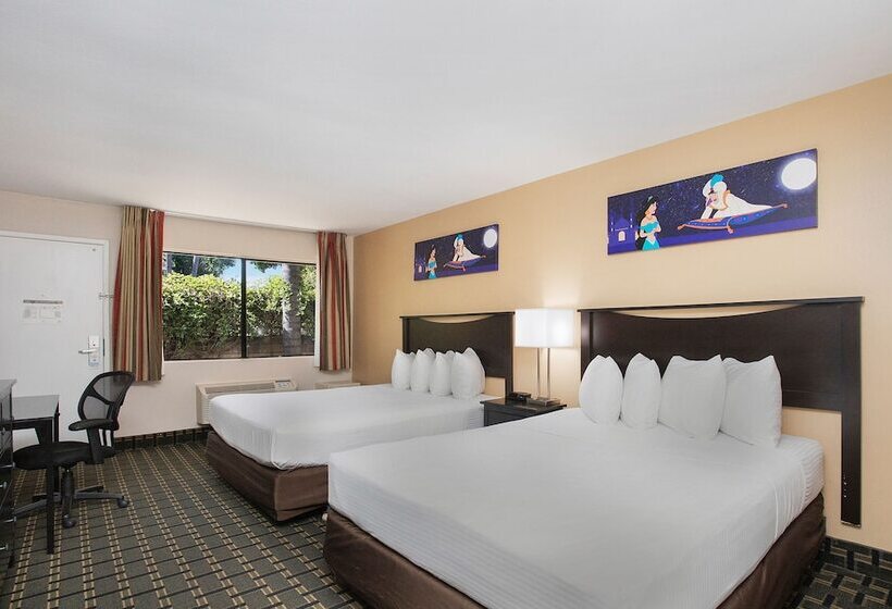 호텔 Stanford Inn & Suites Anaheim