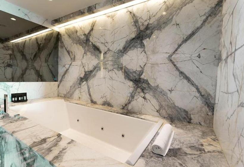 ホテル The Marmara Taksim