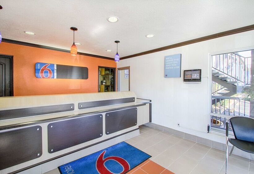 Motel 6 San Diego, Ca Airport Harbor