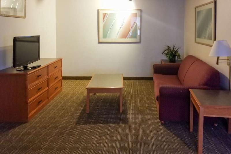 مُتل Clarion Inn