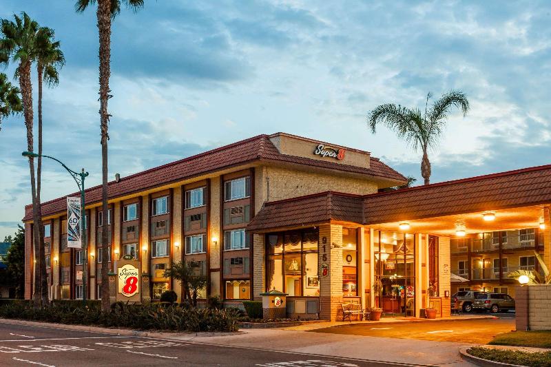 Мотель Super 8 By Wyndham Anaheim/disneyland Drive