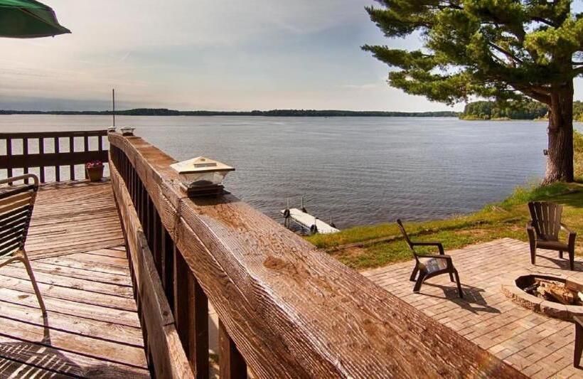 Мотель Centerstone Resort Lake Aire