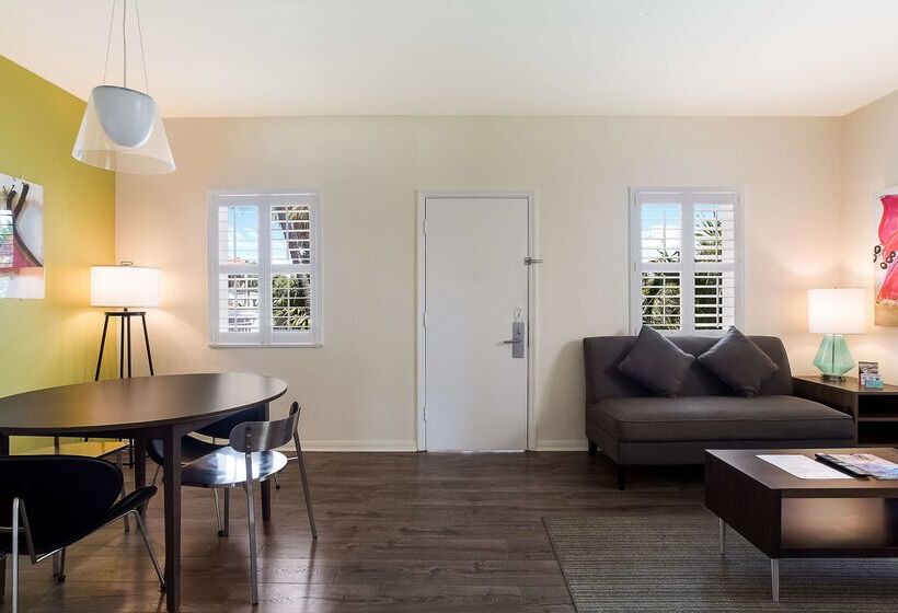 Best Western Plus Hibiscus Motel