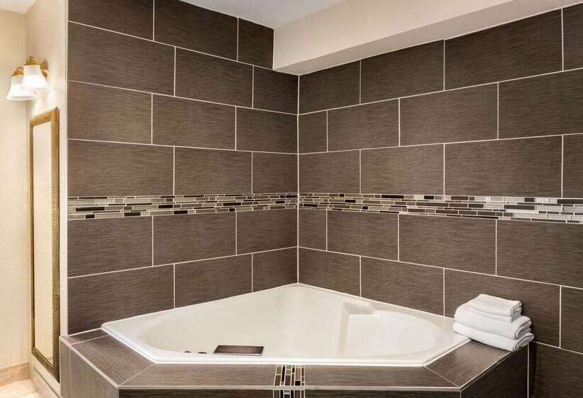 هتل Americinn By Wyndham La Crosse Riverfrontconference Center