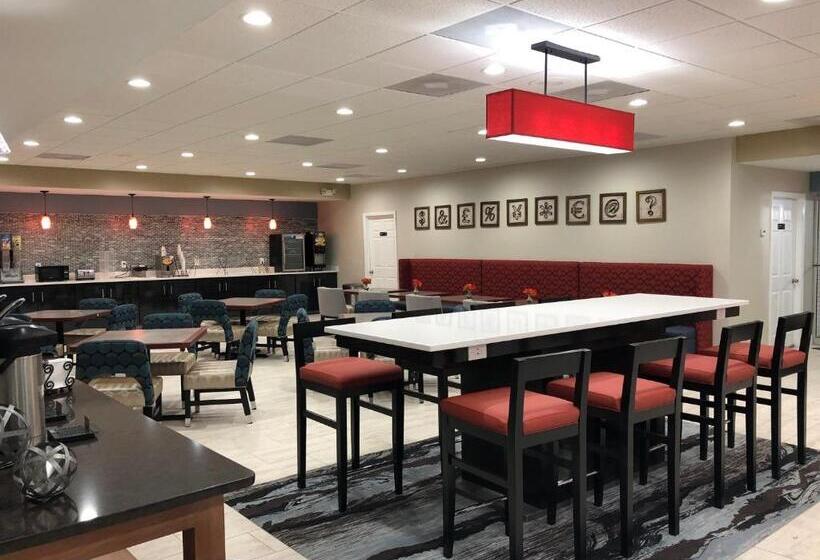 هتل Quality Inn