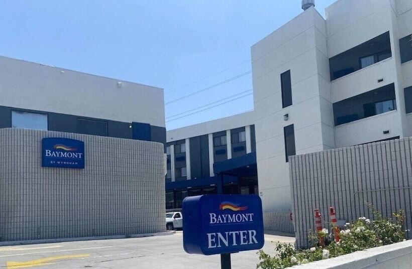 בית מלון כפרי Baymont By Wyndham Monterey Park