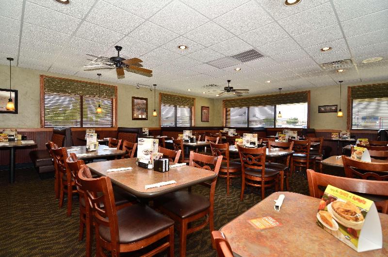 בית מלון כפרי Best Western Angus Inn