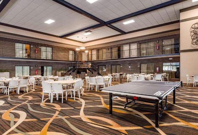 בית מלון כפרי Best Western Angus Inn