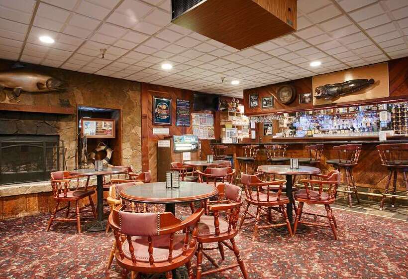 هتل Best Western Bidarka Inn