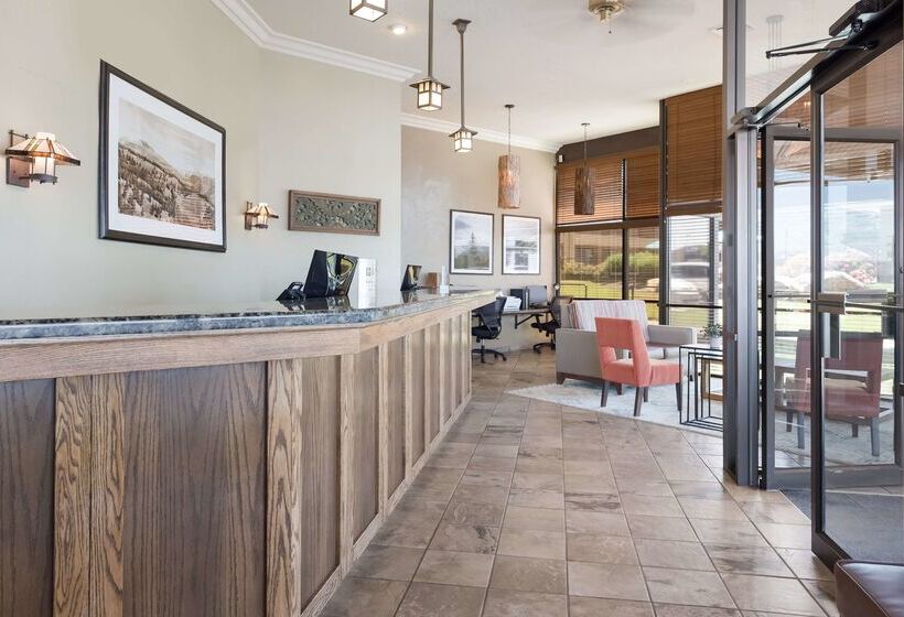 Отель Best Western Foothills Inn
