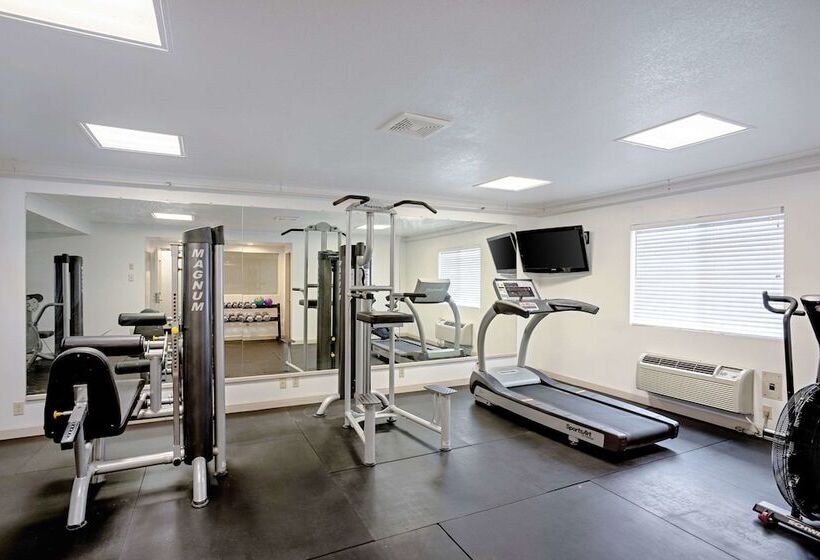 فندق Quality Inn Frontier At Us Hwy 30