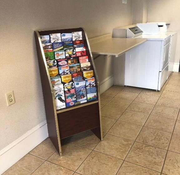 فندق Best Western Gateway Adirondack Inn