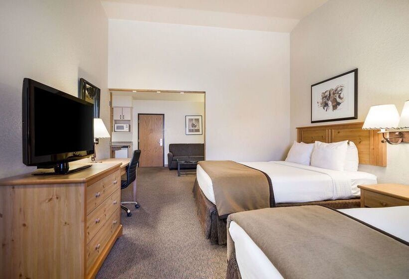 هتل Best Western Golden Spike Inn & Suites