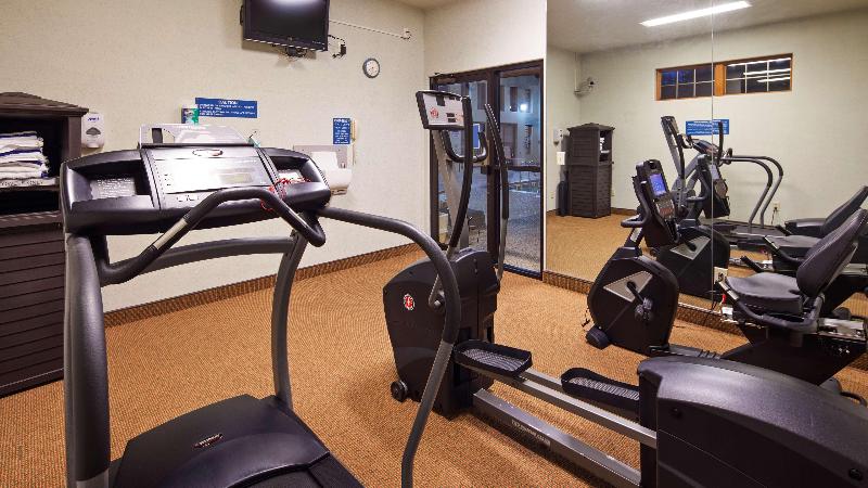 هتل Best Western Golden Spike Inn & Suites