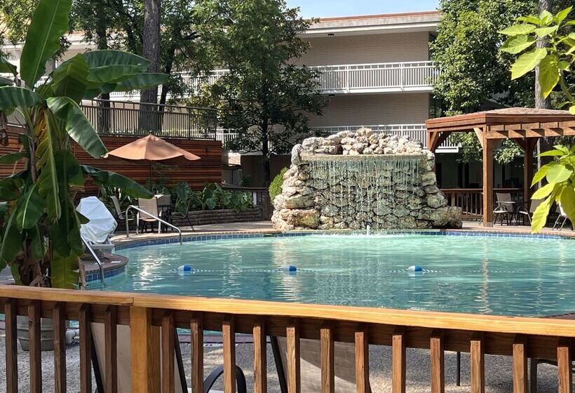 هتل Best Western Inn Of The Ozarks