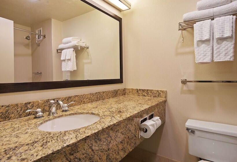 هتل Best Western Plus Bayside Inn