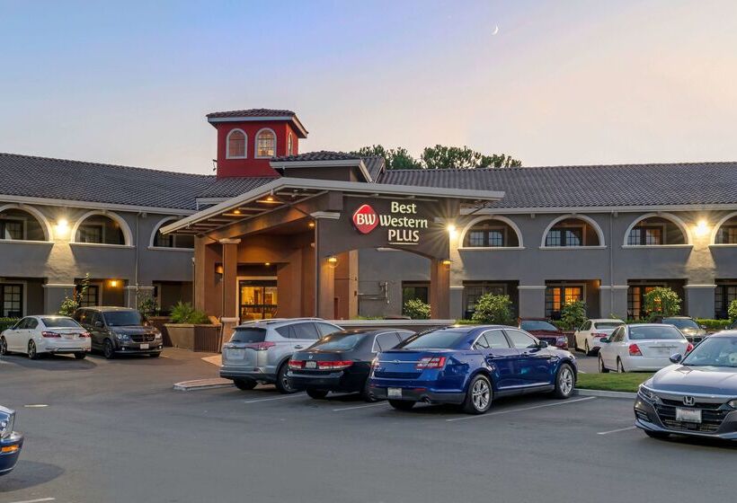 فندق Best Western Plus Brookside Inn