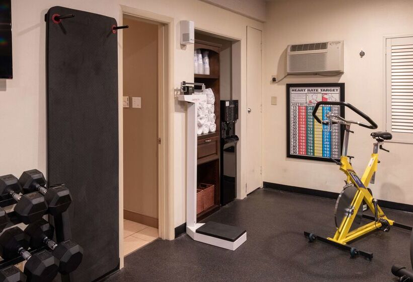 هتل Best Western Plus Clocktower Inn