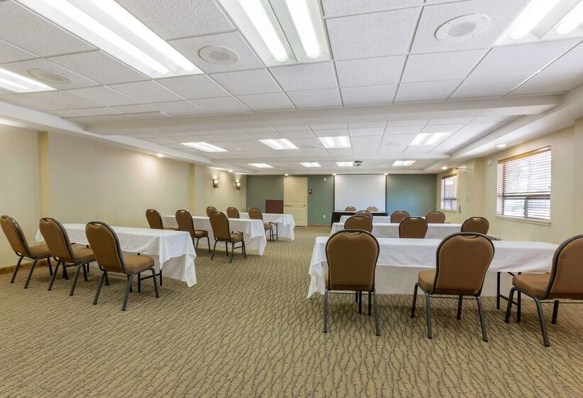 هتل Best Western Plus Clocktower Inn