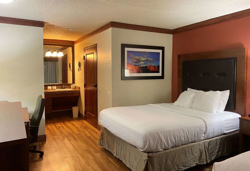 هتل Best Western Plus Greenwell Inn