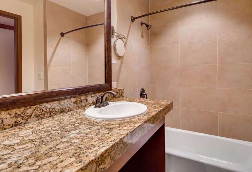 هتل Best Western Plus Greenwell Inn