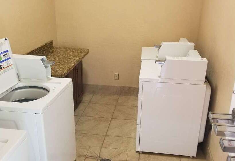 هتل Best Western Plus Greenwell Inn