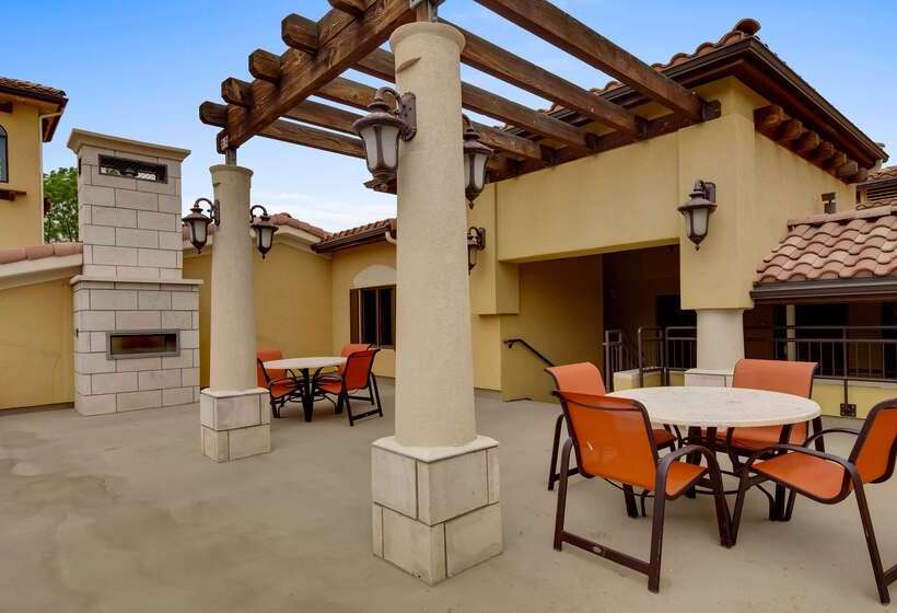 هتل Best Western Plus Greenwell Inn