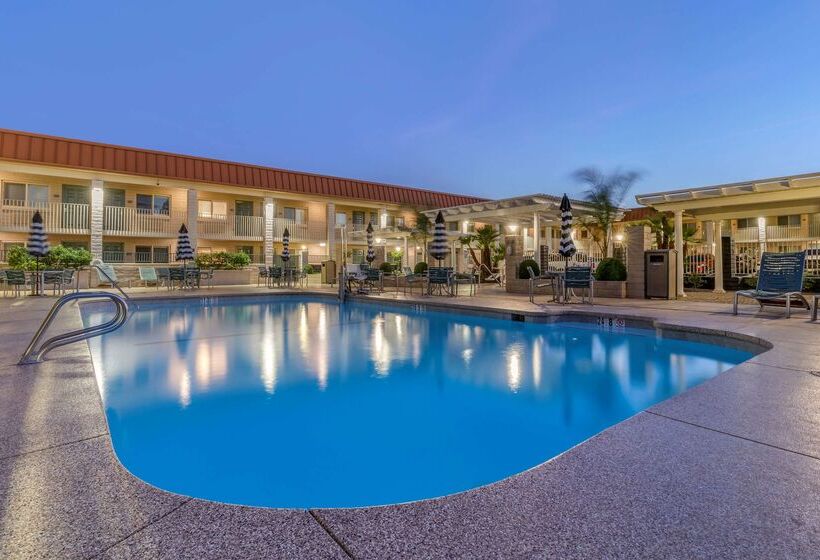בית מלון כפרי Best Western Plus Hilltop Inn