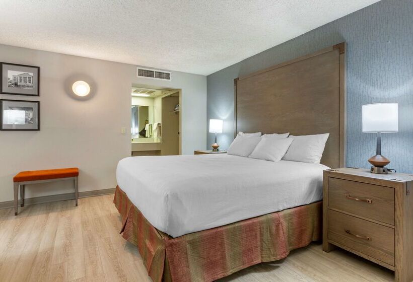 هتل Best Western Plus Kings Inn And Suites