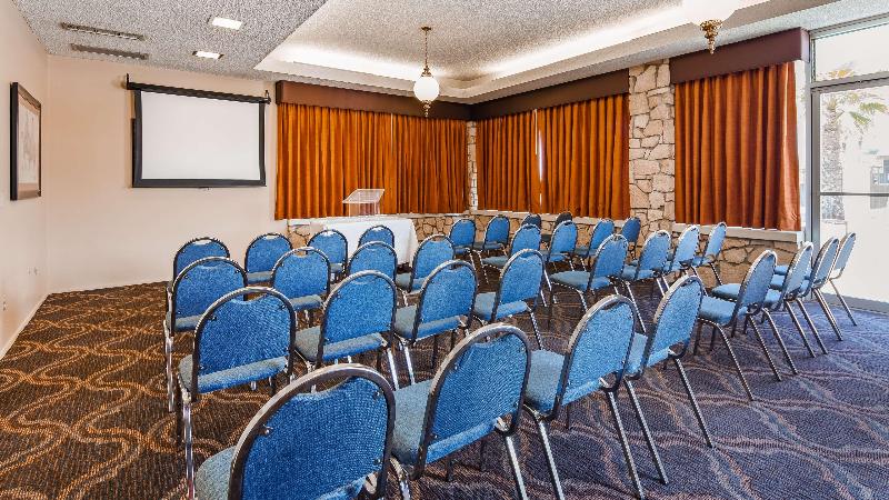 هتل Best Western Plus Kings Inn And Suites