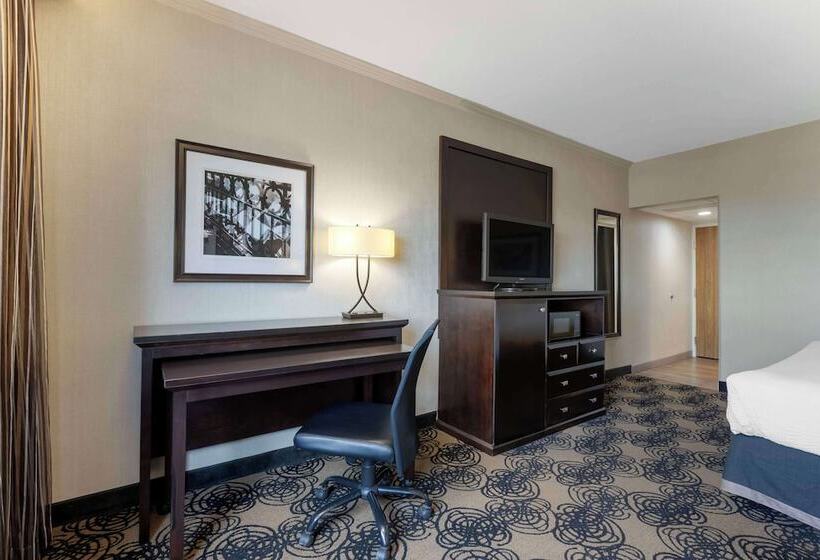 هتل Best Western Plus Midwest Inn