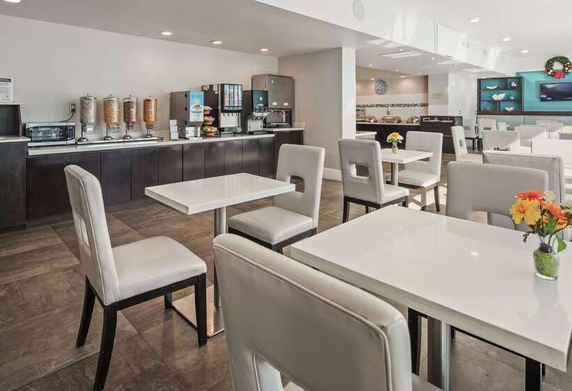 هتل Best Western Plus Oceanside Inn