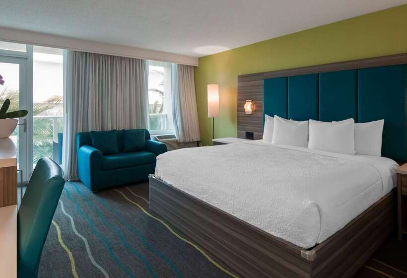 هتل Best Western Plus Oceanside Inn