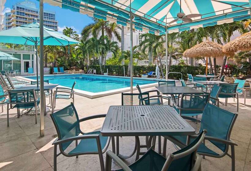 هتل Best Western Plus Oceanside Inn