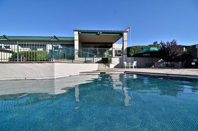 בית מלון כפרי Best Western Prescottonian