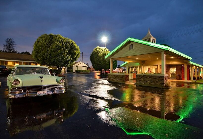 هتل Best Western Route 66 Rail Haven