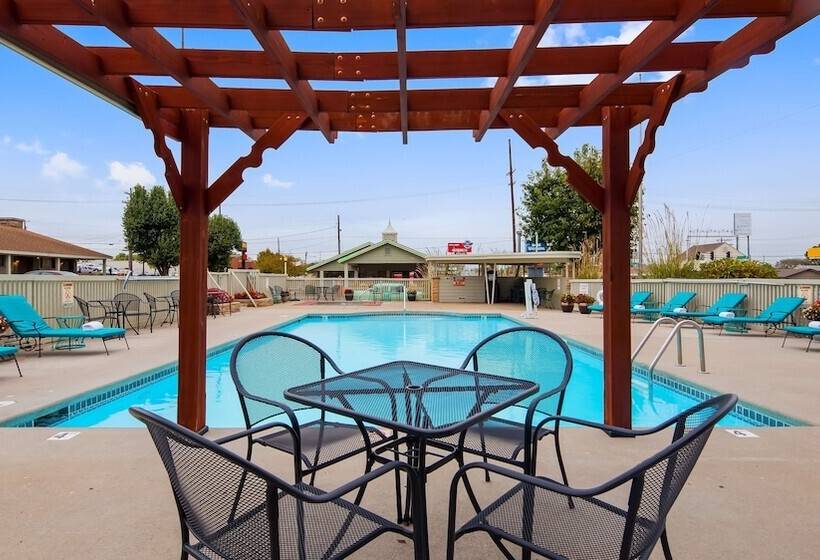 هتل Best Western Route 66 Rail Haven