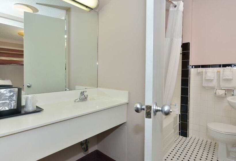 هتل Best Western Route 66 Rail Haven