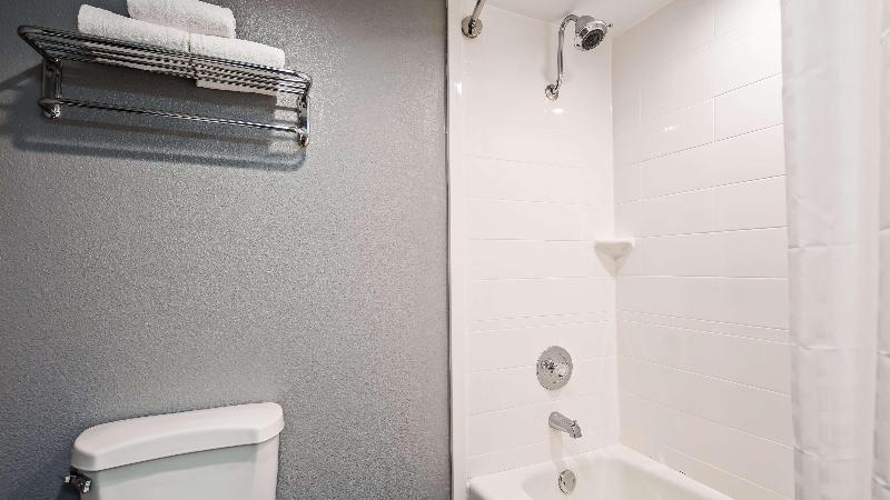 هتل Best Western Yacht Harbor