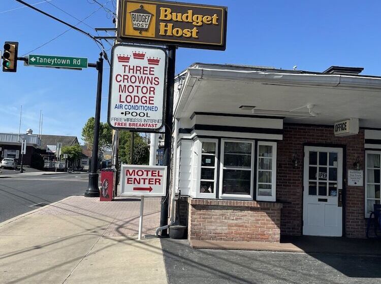 فندق Budget Host Three Crowns Motor Lodge