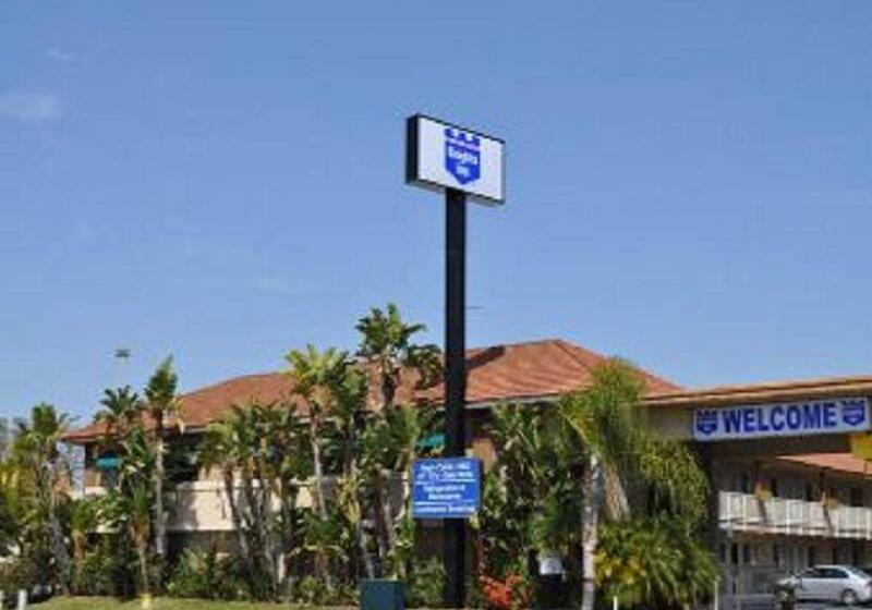 Отель Buena Park Inn