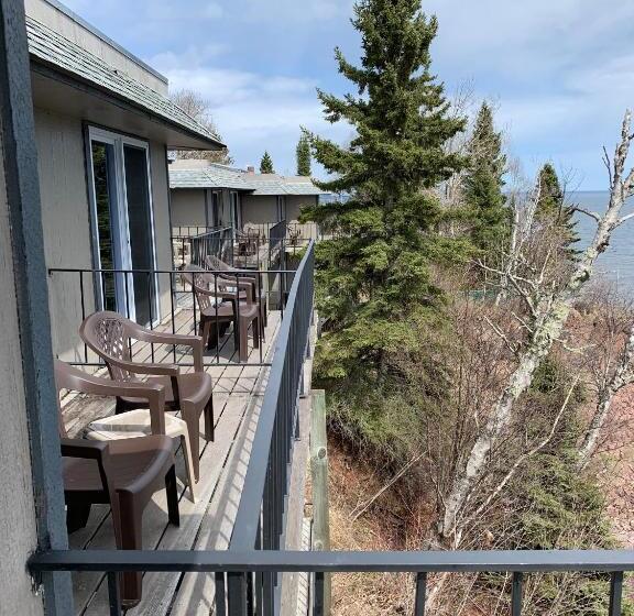 호텔 Cliff Dweller On Lake Superior