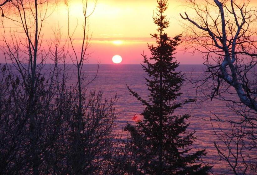 호텔 Cliff Dweller On Lake Superior