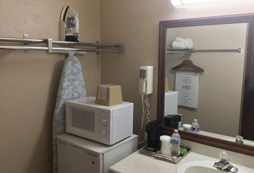 فندق Days Inn By Wyndham College Station University Drive